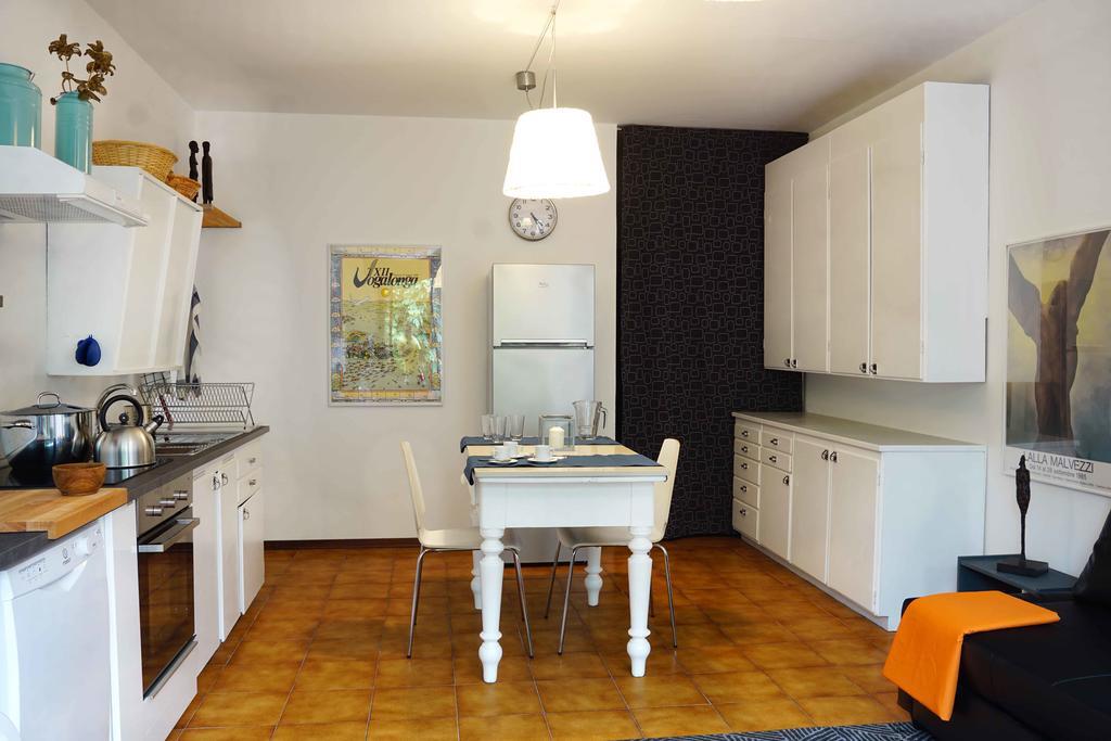 La Maisonette Et Son Jardin Venesia Bagian luar foto