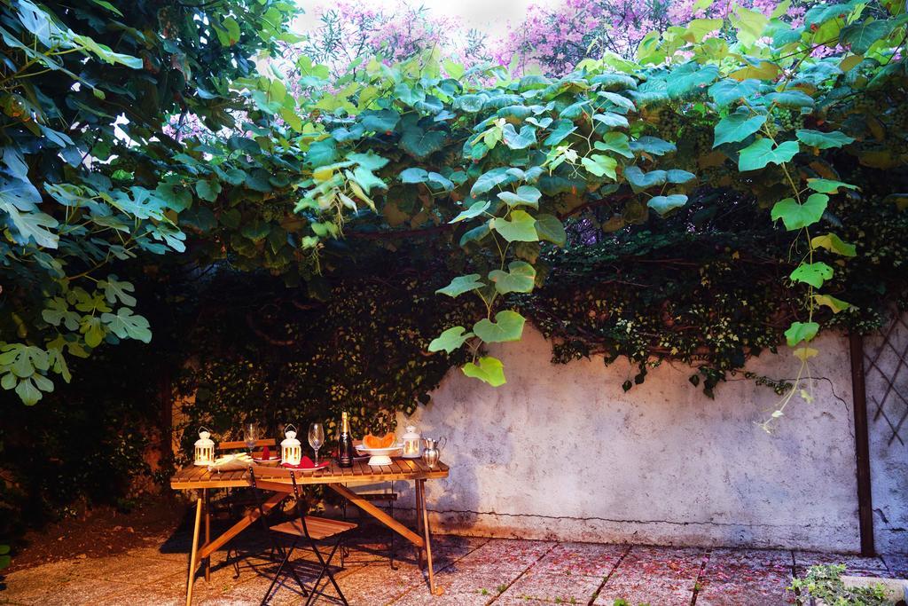 La Maisonette Et Son Jardin Venesia Bagian luar foto