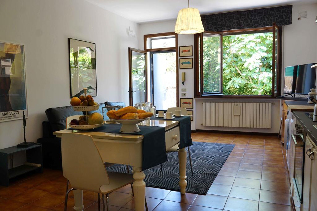 La Maisonette Et Son Jardin Venesia Bagian luar foto