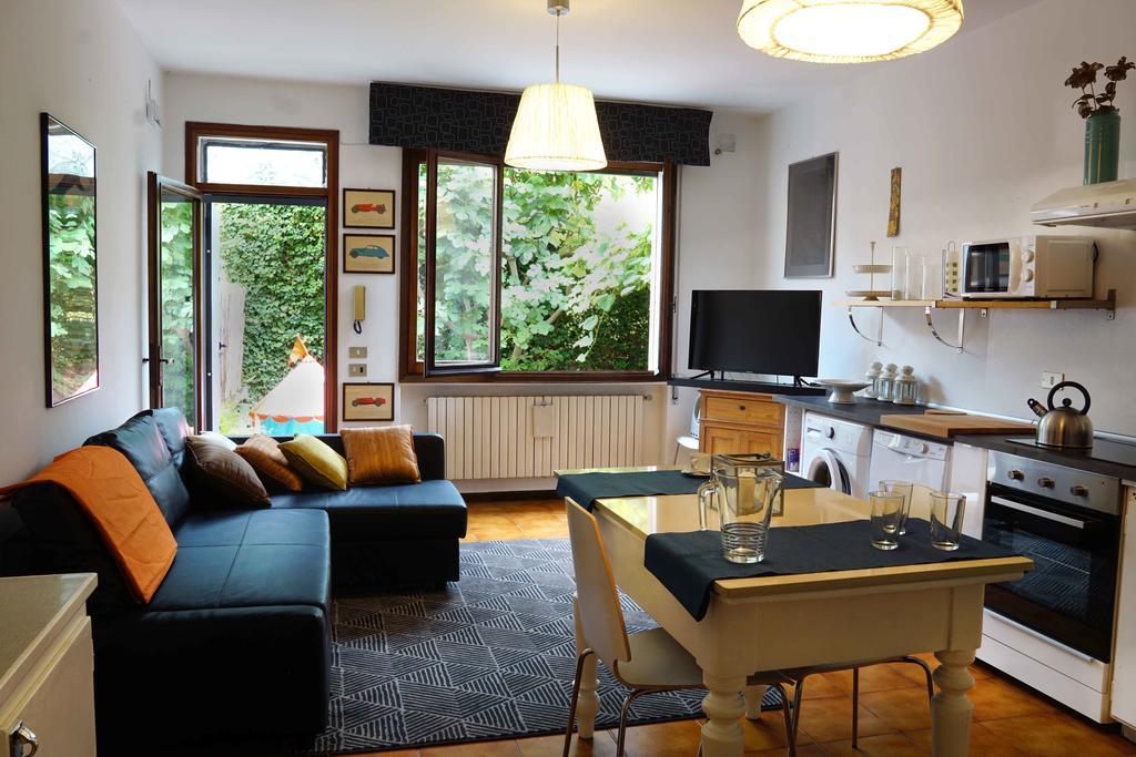 La Maisonette Et Son Jardin Venesia Bagian luar foto